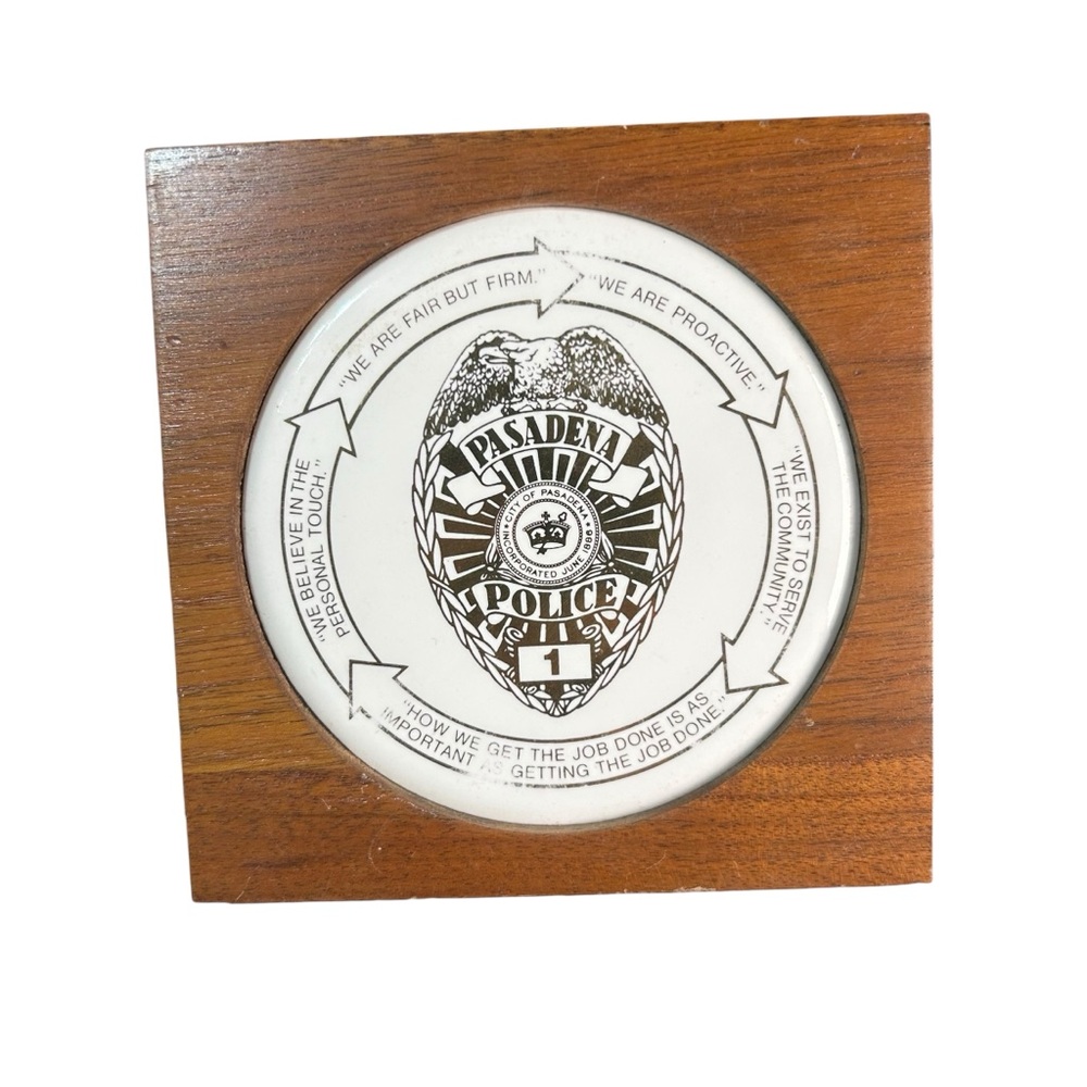 Pasadena Police Department Plaque Badge Wood Desk Display Moto CA